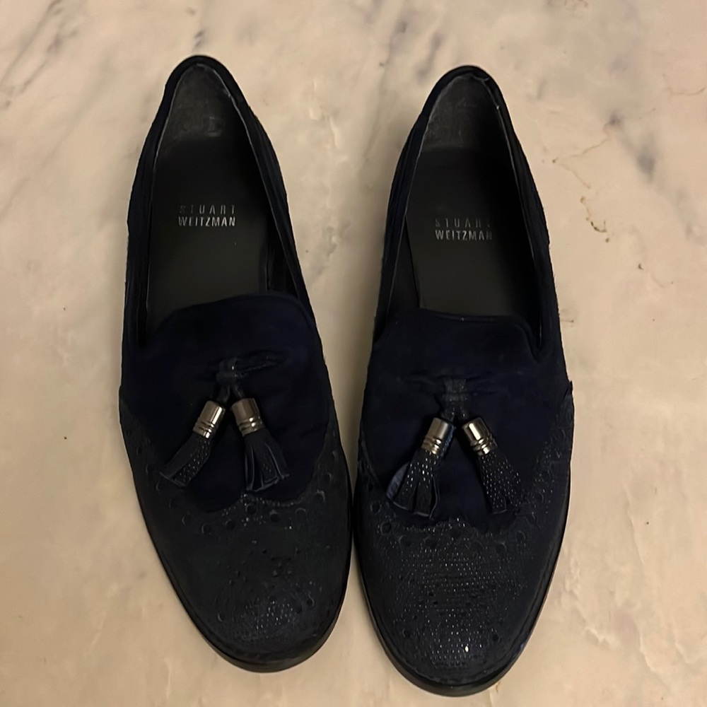 Size 6 - Stuart Weitzman loafer / Navy